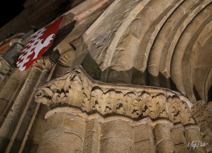 Un particolare della collegiata di San Secondo (Merphefoto) Un particolare della collegiata di San Secondo (Merphefoto)