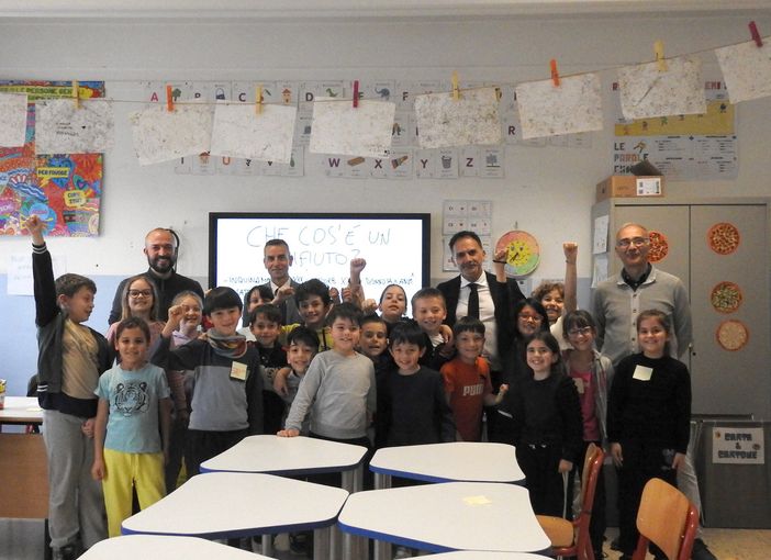 Nelle foto, gli studenti della 3^B della scuola Galileo Ferraris con l’Amministratore Delegato Asp Cimino, il Dirigente Masino e l’assessore Giacomini