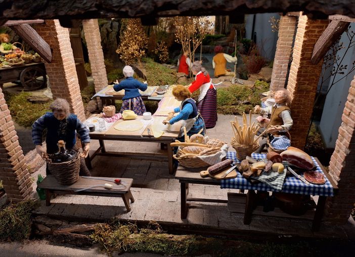 Il presepe artistico di Anna Rosa Nicola anima l’Abbazia di Vezzolano