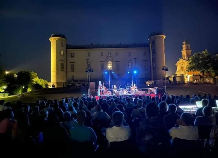 A Costigliole d'Asti il concerto degli Amemanera, ha sensibilizzato su AIDO