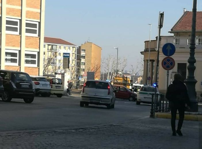 Un tamponamento vicino al Mercato Coperto di Asti e uno davanti all'hotel Salera