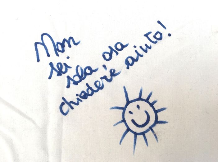 Alcune frasi scritte sulle lenzuola