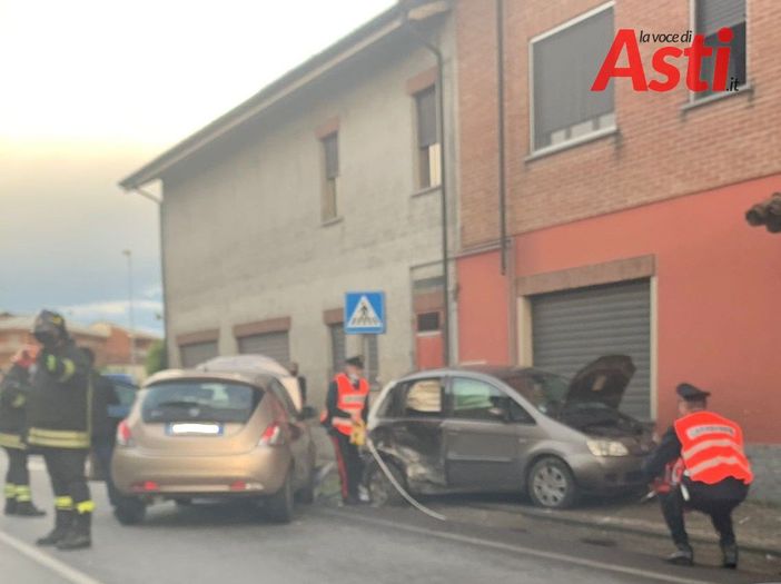 Incidente stradale a Villanova, sul posto carabinieri e vigili del fuoco