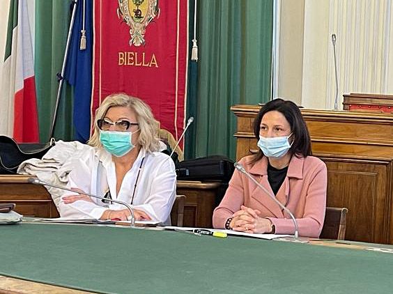 L'assessore Caucino in conferenza stampa