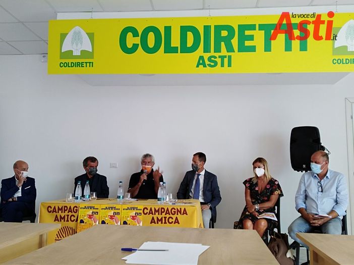 Torna “I lunedì stappa di casa”, iniziativa che unisce turismo e enoturismo Torna “I lunedì stappa di casa”, iniziativa che unisce turismo e enoturismo