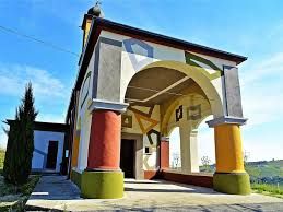 Coazzolo, la bellissima Cappella firmata da David Tremlett Coazzolo, la bellissima Cappella firmata da David Tremlett