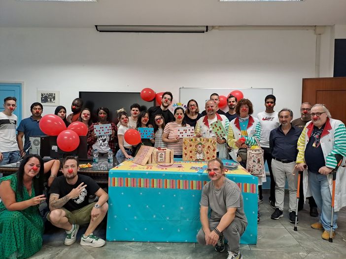 L' Associazione "Arte del sorriso" e gli studenti del Castigliano insieme per creare una "tombola straordinaria"