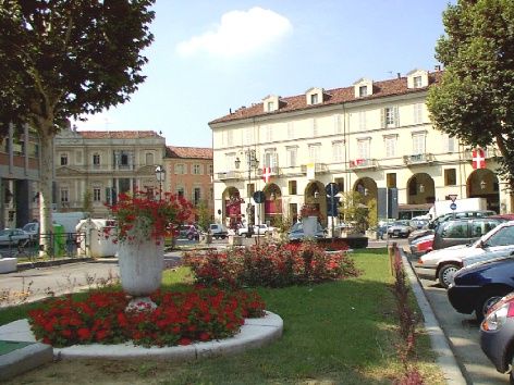 Gli abbonamenti per piazza Alfieri durante Asti Musica saranno validi anche in piazza del Palio. Interviene la minoranza