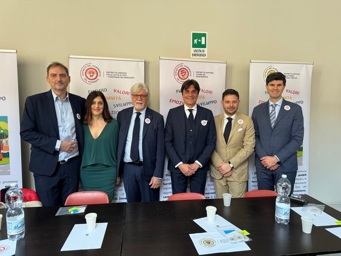 I distretti del commercio Nord-Astigiani a Torino per una giornata di approfondimento e confronto I distretti del commercio Nord-Astigiani a Torino per una giornata di approfondimento e confronto