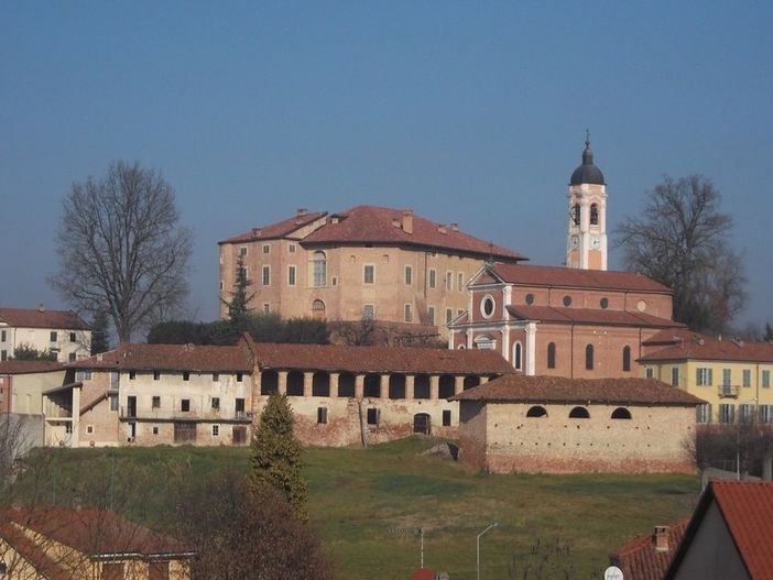 L’Associazione Camminare lentamente organizza la passeggiata “Attraversando la Valtriversa” L’Associazione Camminare lentamente organizza la passeggiata “Attraversando la Valtriversa”