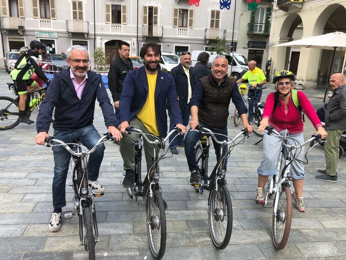 Il deputato Andrea Giaccone, il sindaco di Nizza Monferrato Simone Nosenzo, il vicepresidente della Regione Piemonte Fabio Carosso e la responsabile dell'Ufficio di comunicazione del vicepresidente della Regione Piemonte Giovanna Quaglia