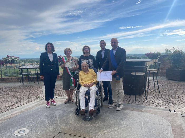 Tanti auguri a Felice Tirone, il partigiano centenario di Calliano Monferrato Tanti auguri a Felice Tirone, il partigiano centenario di Calliano Monferrato