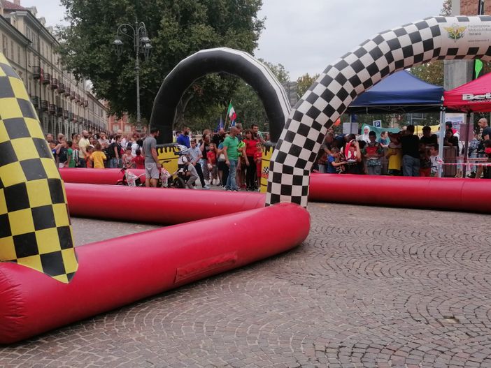 L'immagine fa riferimento alla partecipazione del moto club all'edizione 2023 di Sport in piazza