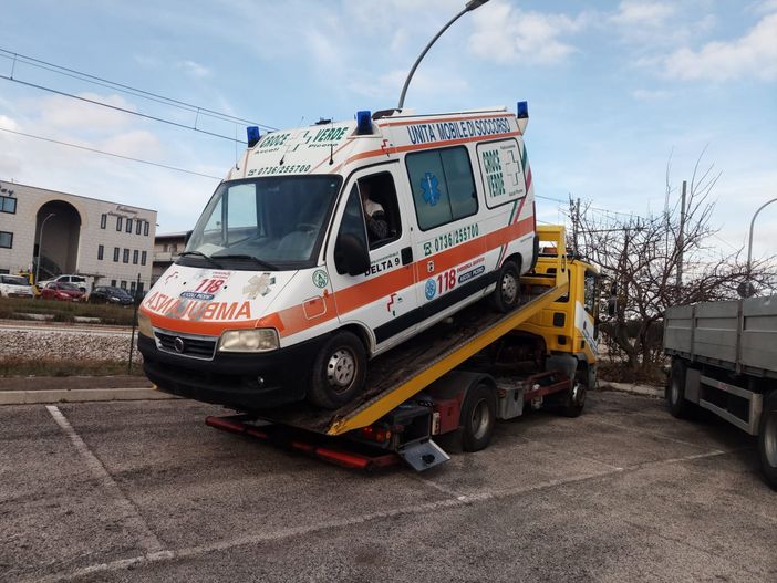 L'ambulanza donata L'ambulanza donata