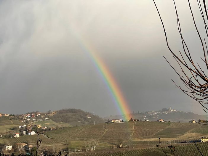 Arcobaleno a Moasca (Foto G. Opodone Telegram Dati Meteo Asti) Arcobaleno a Moasca (Foto G. Opodone Telegram Dati Meteo Asti)