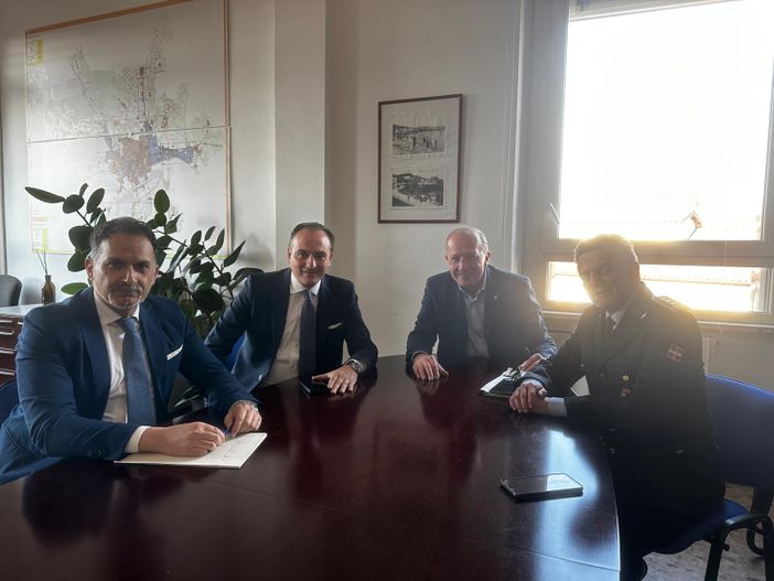 In foto: Luigi Giacomini (assessore alla Sicurezza), Alberto Cirio (governatore), Sergio Ebarnabo (consigliere regionale), Riccardo Saracco (comandante del Corpo dei Vigili Urbani)
