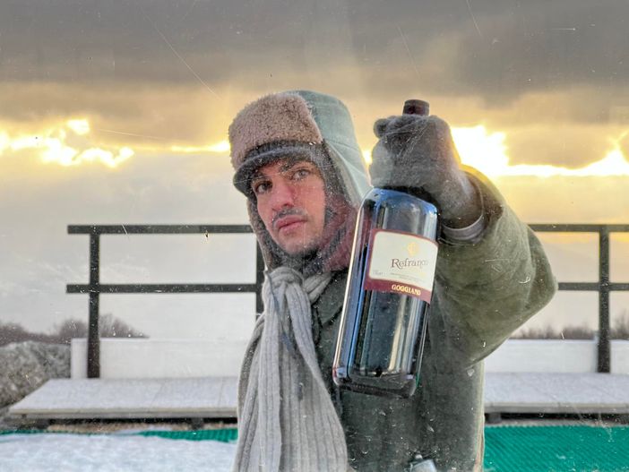 L'attore Simone Coppo, sul set, dedica il suo personaggio, Zaina, ai refrancoresi morti in guerra e mai più tornati L'attore Simone Coppo, sul set, dedica il suo personaggio, Zaina, ai refrancoresi morti in guerra e mai più tornati