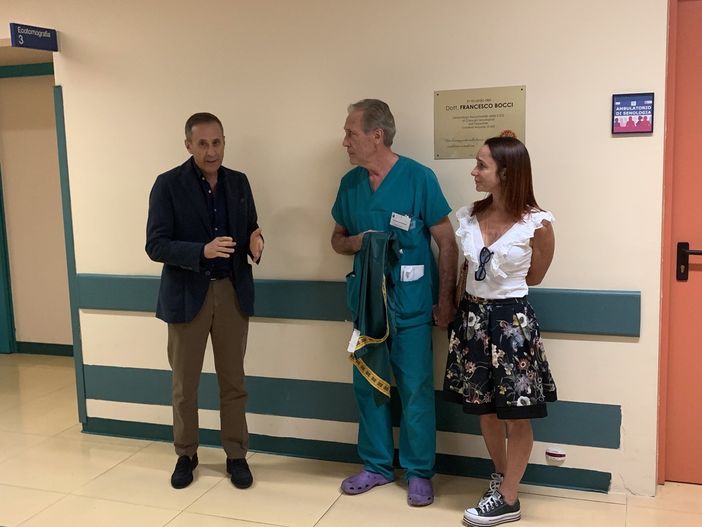 La cerimonia di inaugurazione della targa in memoria del dottor Francesco Bocci La cerimonia di inaugurazione della targa in memoria del dottor Francesco Bocci