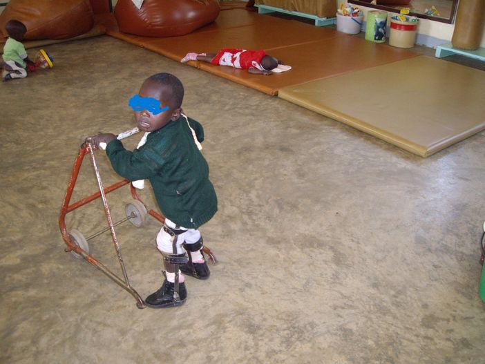 Alcuni dei bimbi kenioti ospitati presso la struttura assistenziale