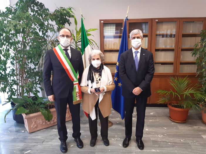 La consegna a Castellana La consegna a Castellana