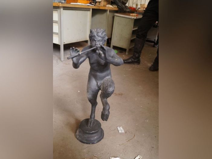 La statua rinvenuta dai carabinieri