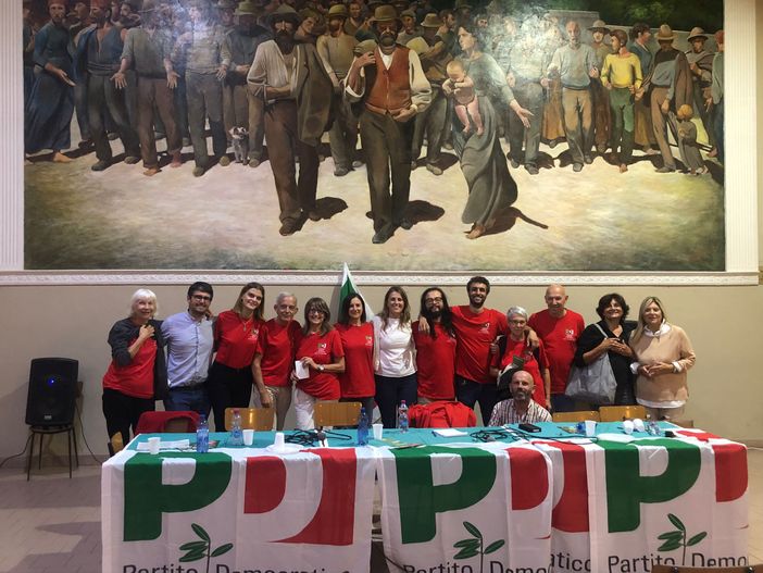 Foto di gruppo ritraente i responsabili del Partito Democratico di Asti, post Festa dell'Unità Foto di gruppo ritraente i responsabili del Partito Democratico di Asti, post Festa dell'Unità