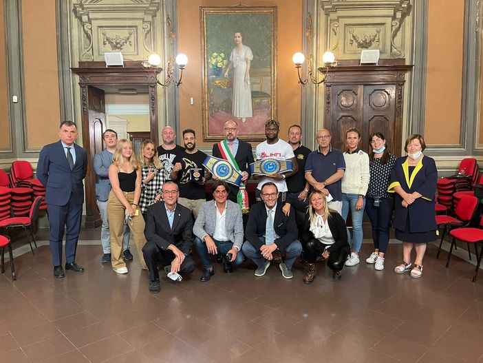 Ricevuto in Municipio il nuovo campione italiano di pesi superpiuma di boxe, Hassan Nourdine