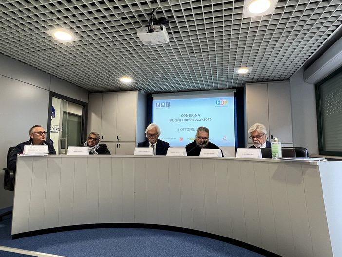 EBT: consegnati buoni libro e materiale scolastico per oltre 35.000 euro