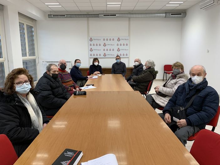 Nella foto, da sinistra: Raffaella Cervellino,Giordano Alfredo, Fulvio Mortara, Silvana Saglietti, Mariangela Cotto, Roberto Giolito, Armando Carniato, Cristina Rollo, Piermaria Nosenzo e Giuseppe Nosenzo Nella foto, da sinistra: Raffaella Cervellino,Giordano Alfredo, Fulvio Mortara, Silvana Saglietti, Mariangela Cotto, Roberto Giolito, Armando Carniato, Cristina Rollo, Piermaria Nosenzo e Giuseppe Nosenzo
