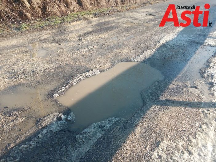 Strada dissestata in località Valle Manina Strada dissestata in località Valle Manina