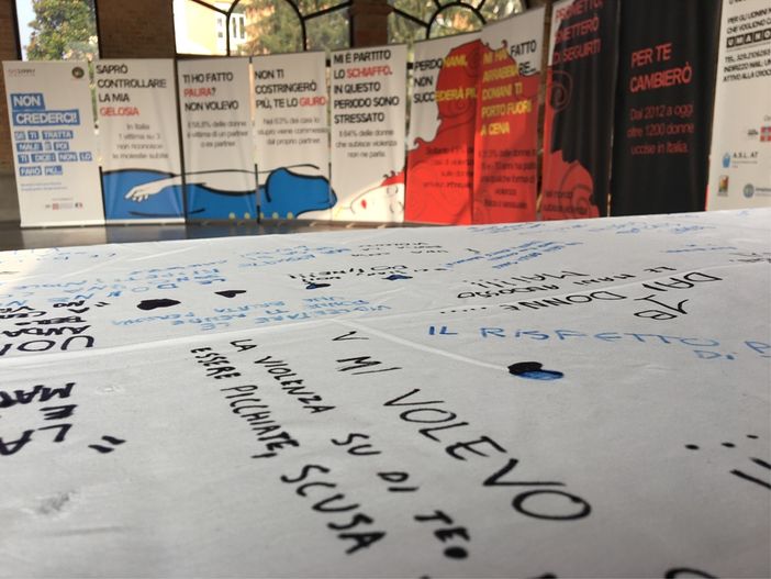 Scritte lasciate dai visitatori durante la tappa della mostra a Incisa Scapaccino Scritte lasciate dai visitatori durante la tappa della mostra a Incisa Scapaccino