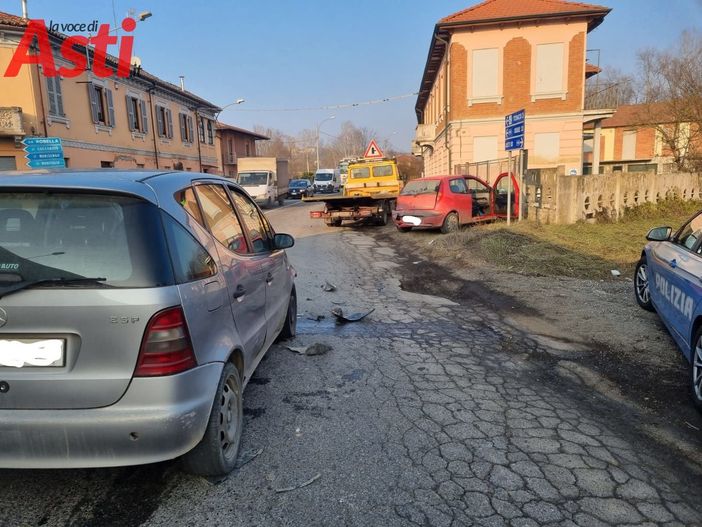 Tamponamento tra due auto a Castell'Alfero. Una persona ferita è stata trasportata in ospedale