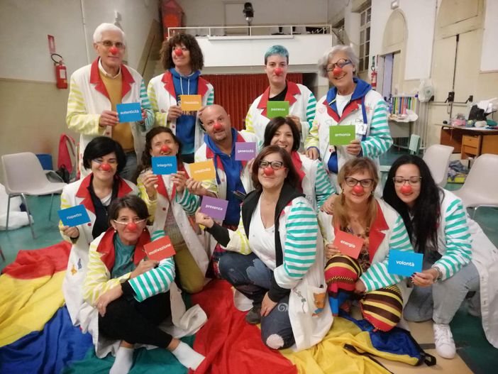 Allenamenti aperti per conoscere i volontari clown di L'Arte del Sorriso VIP Asti Allenamenti aperti per conoscere i volontari clown di L'Arte del Sorriso VIP Asti