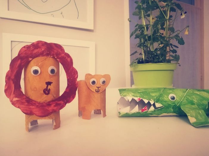 &quot;Storie dall'alveare&quot;, una favola al giorno per i vostri bambini. Oggi &quot;L'arrivo di Tino e Tano. Ovvero la storia con la corona&quot;