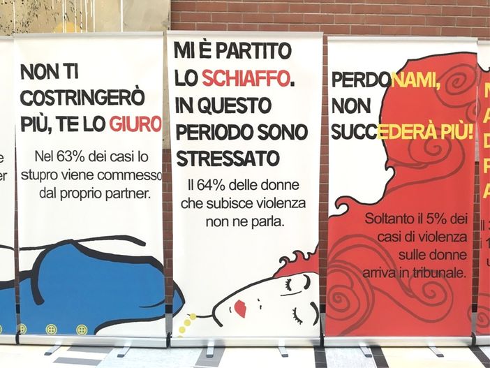 Tre pannelli di "Non crederci!"