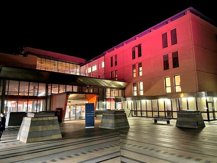 Anche l'ospedale di Asti si tinge di rosa per il mese della prevenzione Anche l'ospedale di Asti si tinge di rosa per il mese della prevenzione
