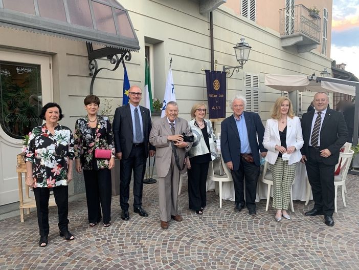 Il gruppo dei premiati con i Past Governor Ines Guatelli, Gino Montalcini, Beppe Artuffo ed il Presidente Marco Stobbione