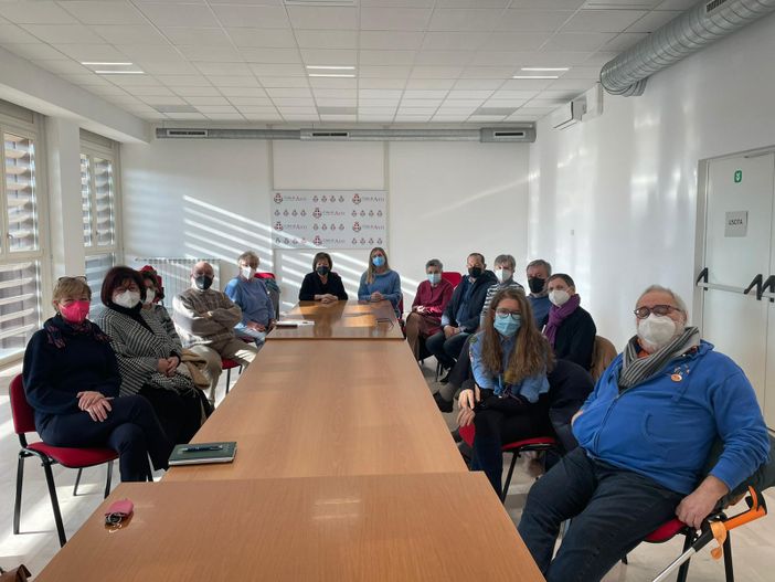 I rappresentanti delle associazioni: Unicef,ADA,Croce Verde, Parkinson, Alzheimer, Anita e i suoi fratelli, San Vincenzo, Madre Teresa di Calcutta, LILT, Millegocce,  Apri, Scout1 asti, Arte del Sorriso