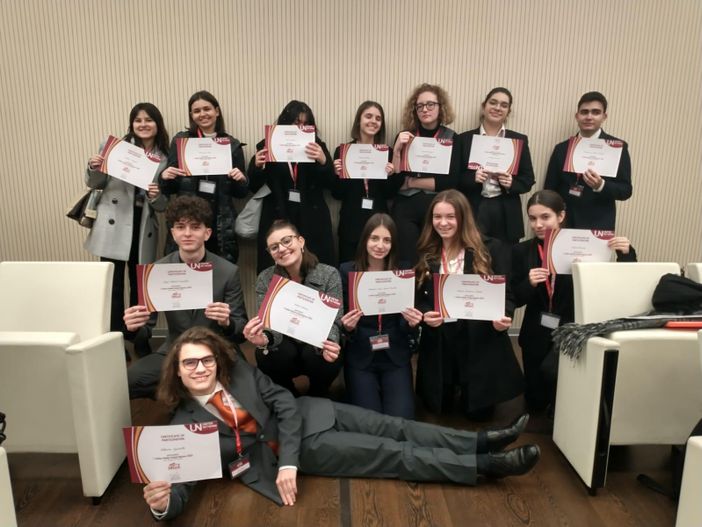 Tredici studenti del Pellati di Nizza a Torino per la simulazione Imun (Italian Model United Nations)