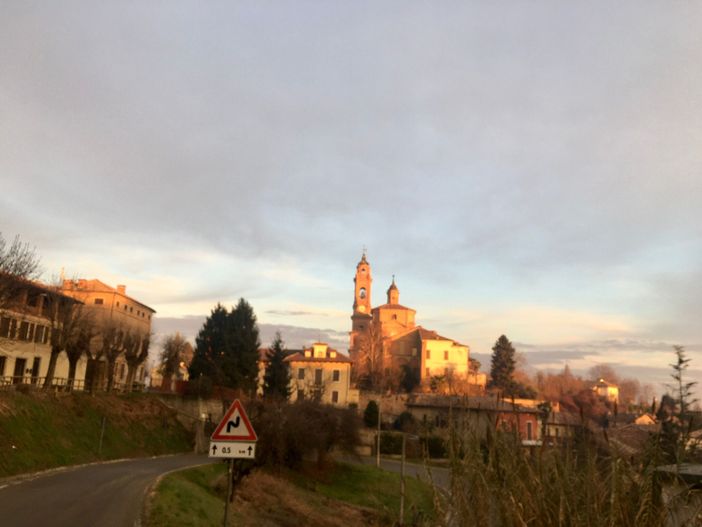 Torna il Walking Poetry a Piovà Massaia. Si attraversa Piovà leggendo poesie con un brioso accompagnamento musicale