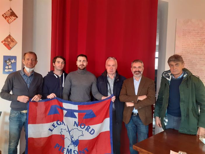 Foto di gruppo, con il Commissario provinciale Andrea Giaccone, per i vertici della sezione sandamianese della Lega