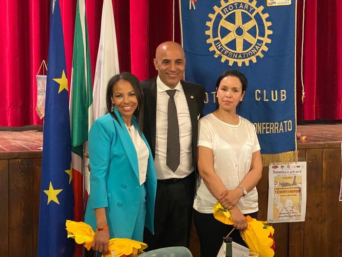 Il presidente Hicham Barida (al centro) con  alla sua sinistra Takhama Rachida, e Fatna Bounaim a destra.