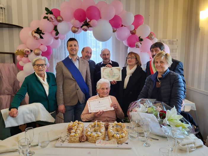 Tra le colline del Munfrà festeggiati i cento anni di Rosa Panatero