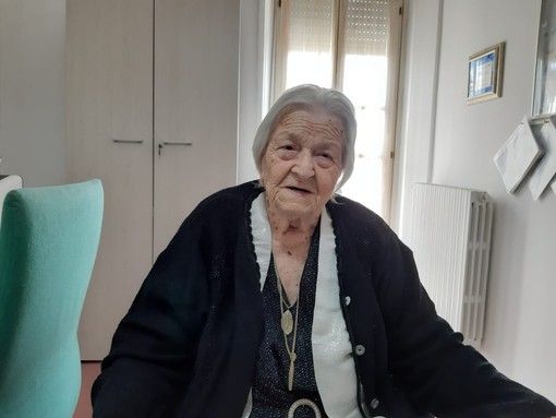 La storia dei 101 anni di nonna Severina, tra Piemonte e Liguria, passa anche da Asti La storia dei 101 anni di nonna Severina, tra Piemonte e Liguria, passa anche da Asti