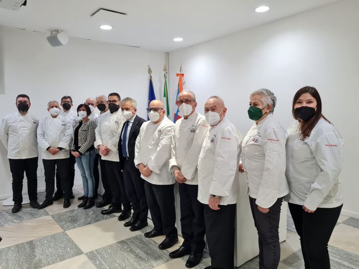 Regione Piemonte e Unione Cuochi Piemontesi insieme per promuovere i prodotti agroalimentari di qualità e la cultura gastronomica regionale Regione Piemonte e Unione Cuochi Piemontesi insieme per promuovere i prodotti agroalimentari di qualità e la cultura gastronomica regionale