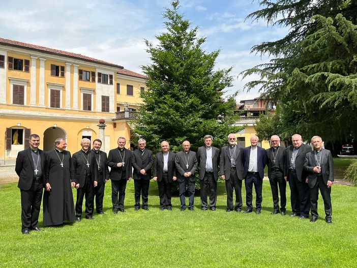 Monsignor Franco Lovignana, vescovo di Aosta è il nuovo presidente della Conferenza episcopale piemontese Monsignor Franco Lovignana, vescovo di Aosta è il nuovo presidente della Conferenza episcopale piemontese