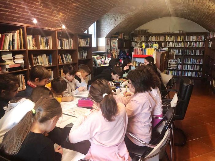 A Villafranca i bambini scoprono l’educazione emotiva con le letture in Biblioteca