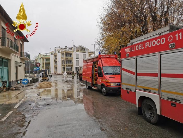 Nizza Monferrato, intervento dei vigili del fuoco per una fuga di gas in un condominio di piazza Garibaldi Nizza Monferrato, intervento dei vigili del fuoco per una fuga di gas in un condominio di piazza Garibaldi