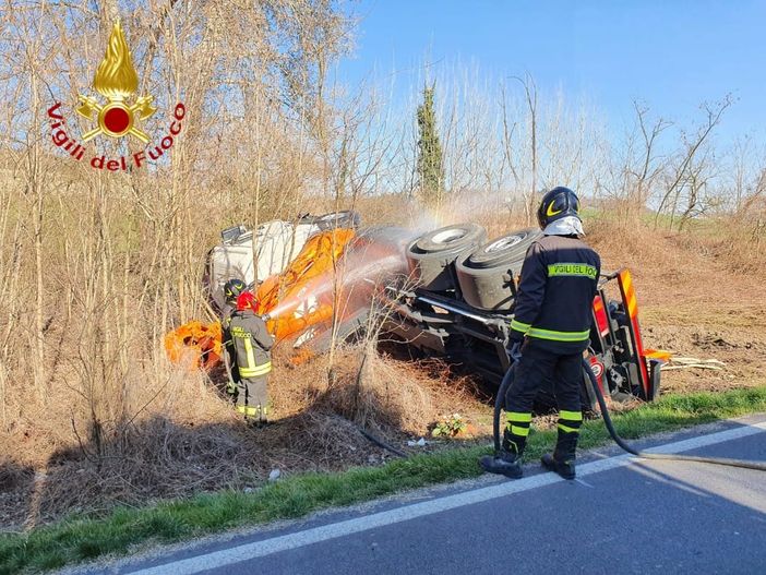 Montiglio: scontro tra due camion. Nessun ferito