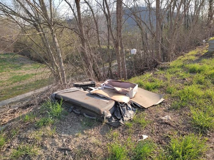 I volontari della protezione civile anche oggi al lavoro per rimuovere rifiuti abbandonati (FOTO) I volontari della protezione civile anche oggi al lavoro per rimuovere rifiuti abbandonati (FOTO)